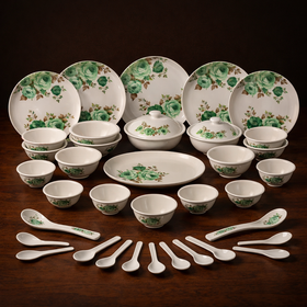 Comfy Homes 32 Pcs Lightweight Dinner Set | Round Design with Dinner Plates, Small Plates, Serving Tray, Bowls with Lids, Spoons & Serving Spoons | Unbreakable & Lightweight Dinnerware (Majestic Green)