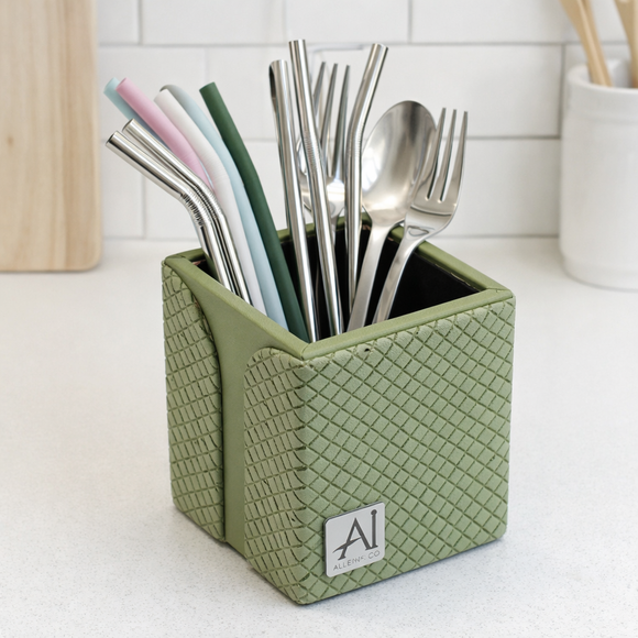 The Sovereign Collection: Classic Single-Slot Vegan Leather Pen Cup (Parrot Green)