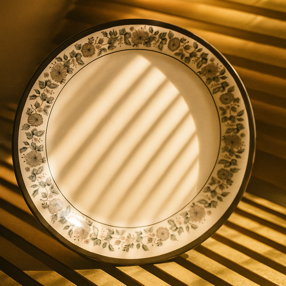 Comfy Homes Round Melamine 41 Pcs Dinner Set | 6 Dinner Plates, 6 Small Plates, 1 Serving Tray, 3 Big Serving Bowls with Lid, 12 Small Bowls, 6 Spoons, 4 Serving Spoons (Nizam Gold)